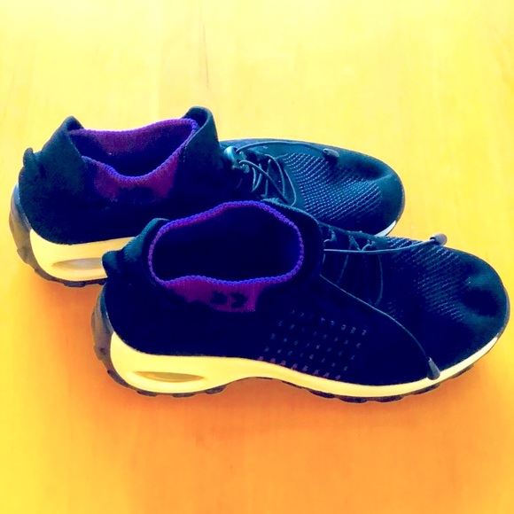 WOMAN’S ATHLETIC SOCK SHOES - Picture 2 of 4